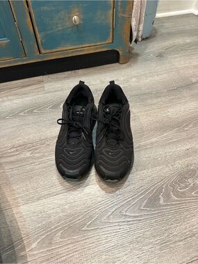 Nike Men's Black Air Max 720 Running Sneakers 11